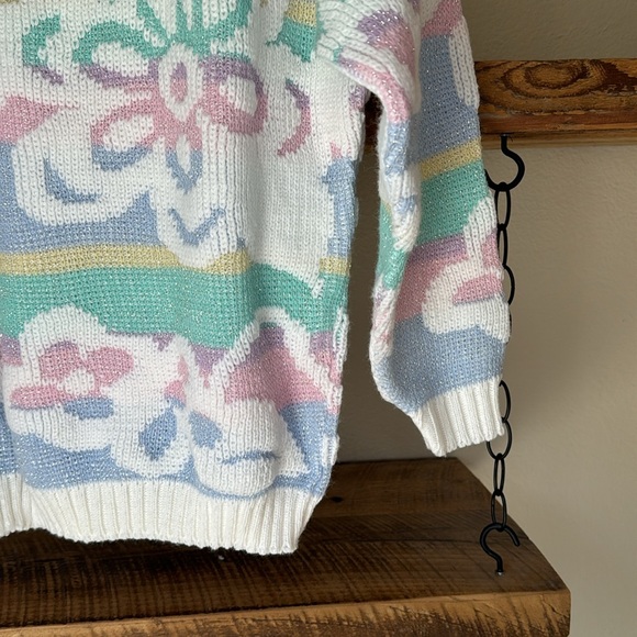 Women’s long sleeve, mock neck colorful sweater with large floral pattern, M - Picture 10 of 11